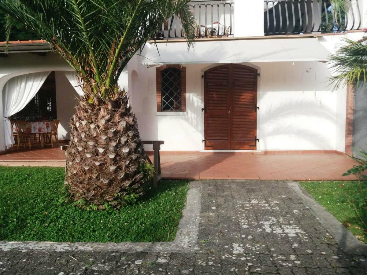 Da Adria Al Corvenale - Casa Vacanze Carrara - Villa Kültér fotó