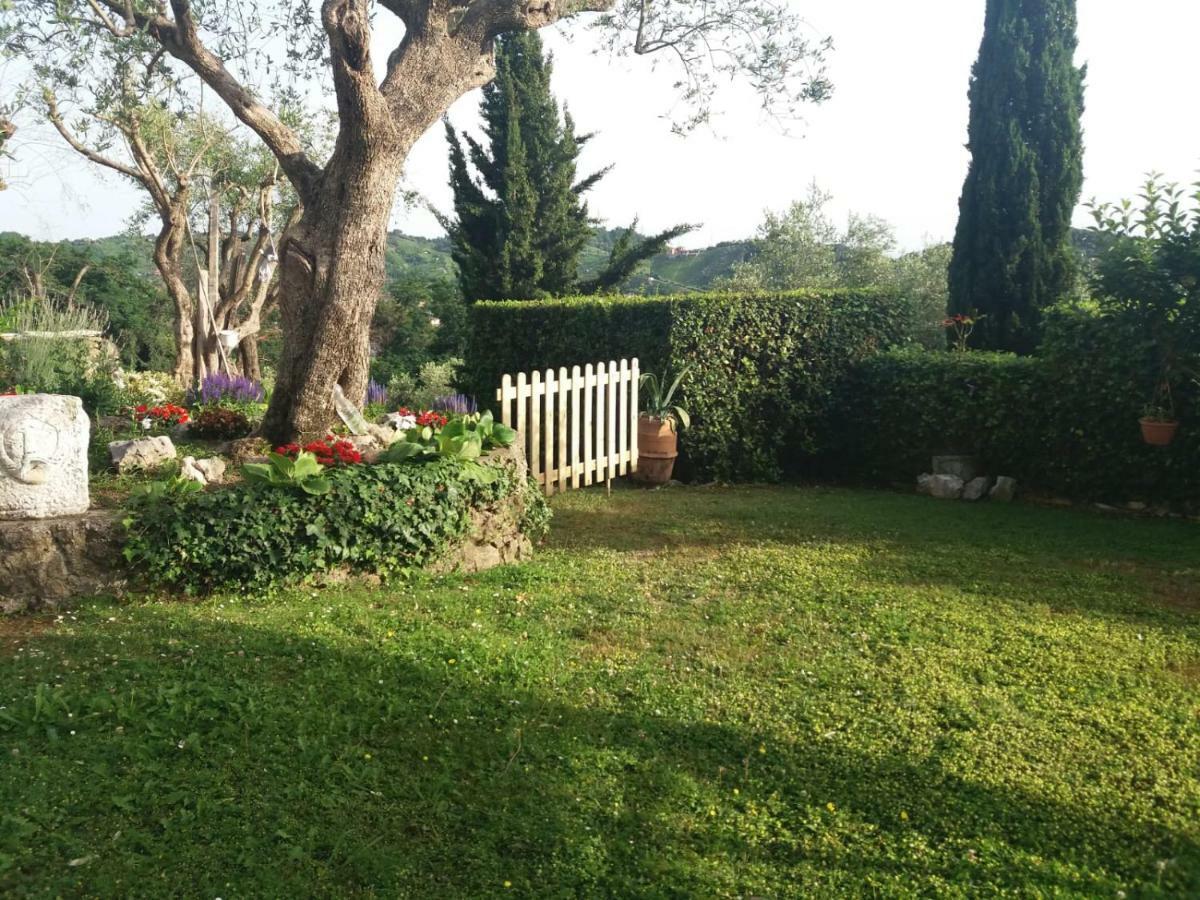 Da Adria Al Corvenale - Casa Vacanze Carrara - Villa Kültér fotó