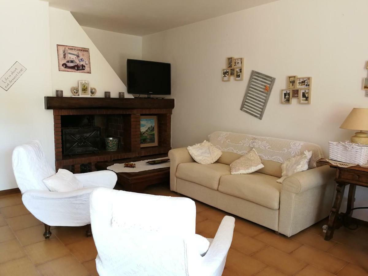 Da Adria Al Corvenale - Casa Vacanze Carrara - Villa Kültér fotó